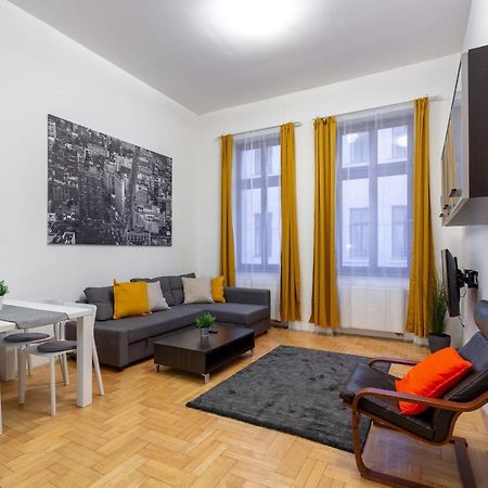 Dowtown Home In The Gozsdu Garden Budapest Exterior foto