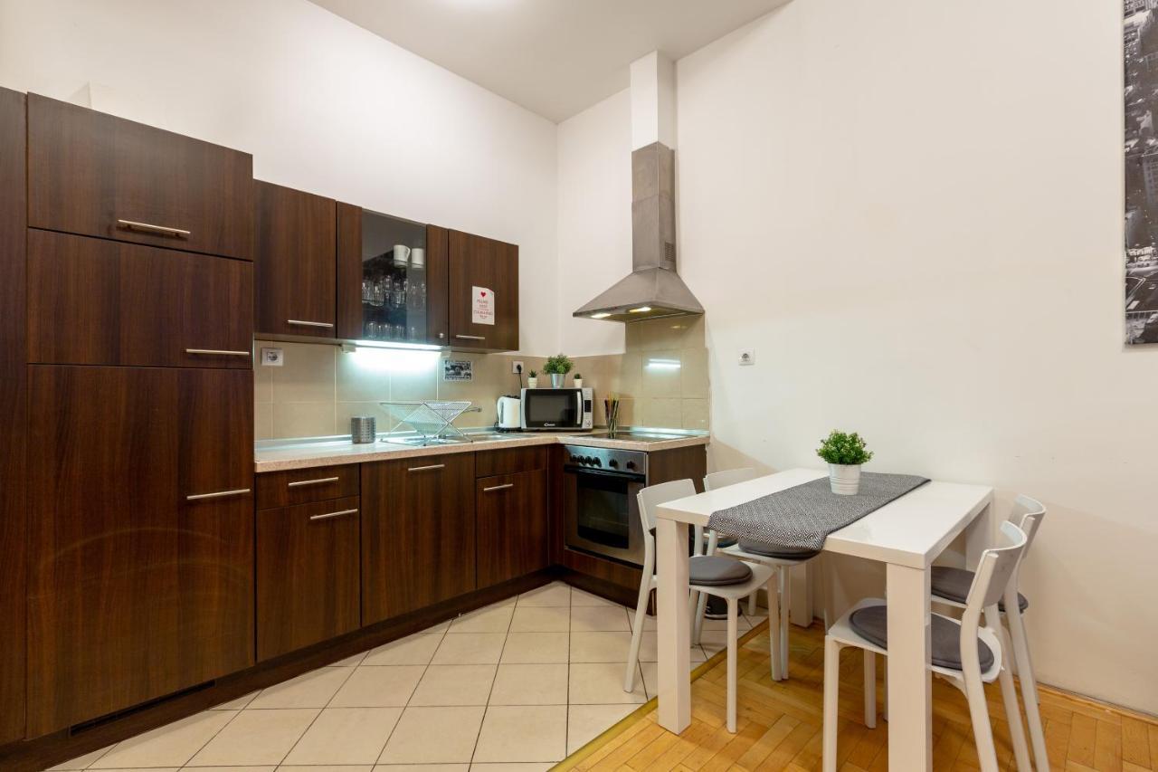 Dowtown Home In The Gozsdu Garden Budapest Exterior foto