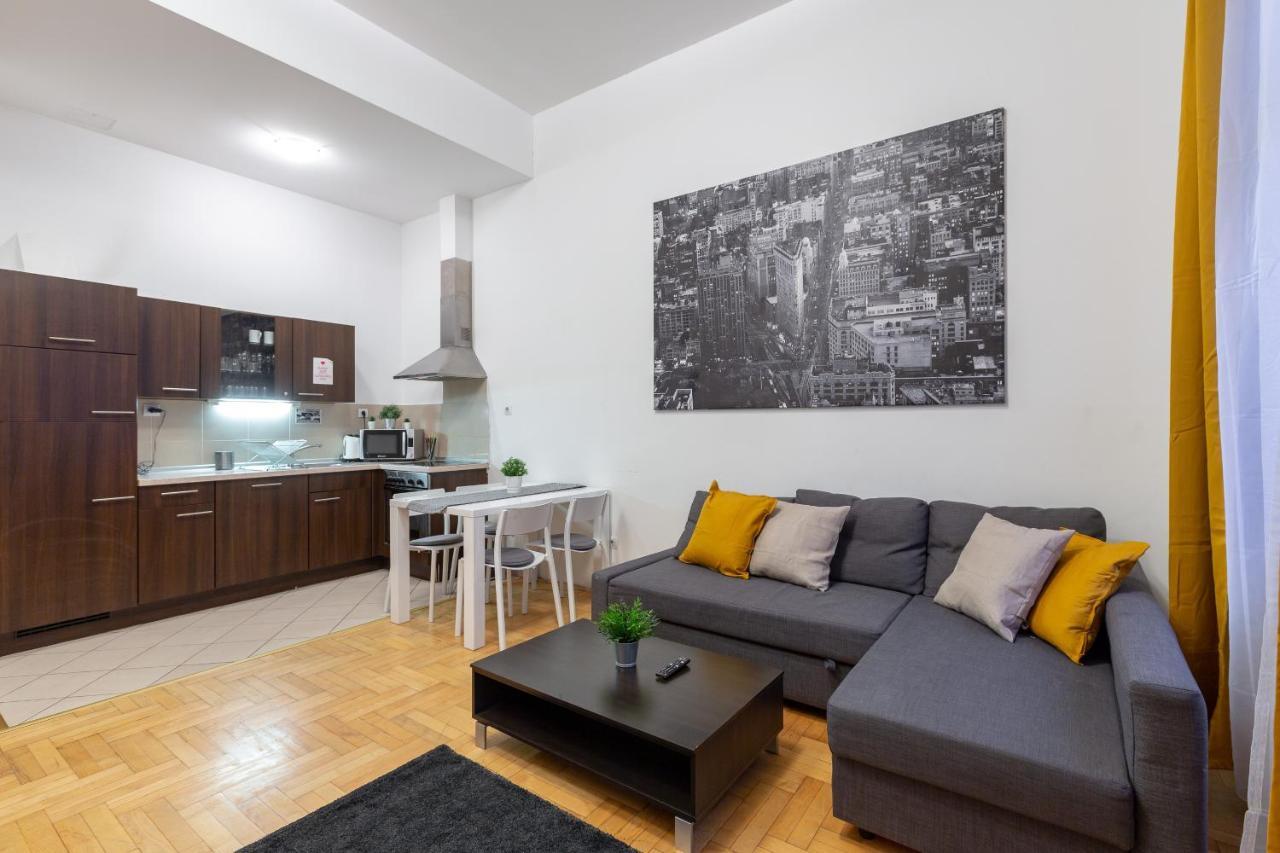 Dowtown Home In The Gozsdu Garden Budapest Exterior foto